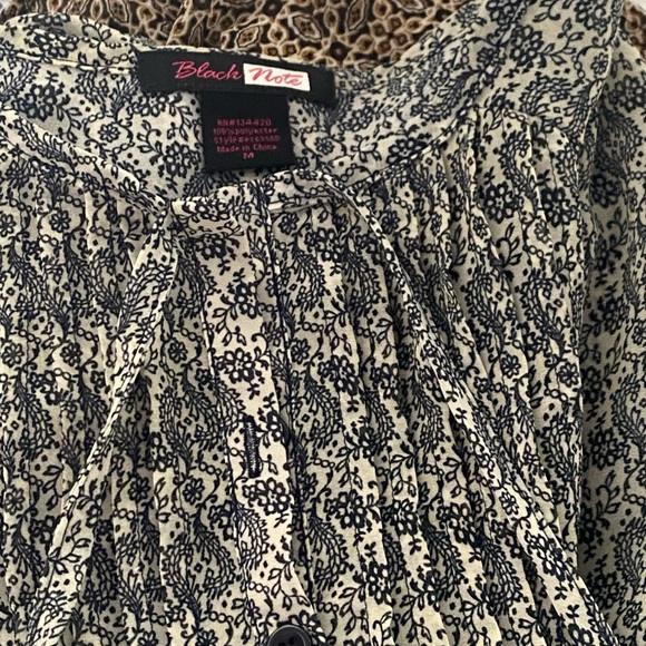 Elegant Blue and Brown Patterned Blouse - Picture 9 of 14